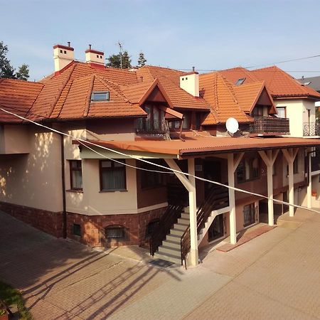 Park Hotel Myslenice Luaran gambar